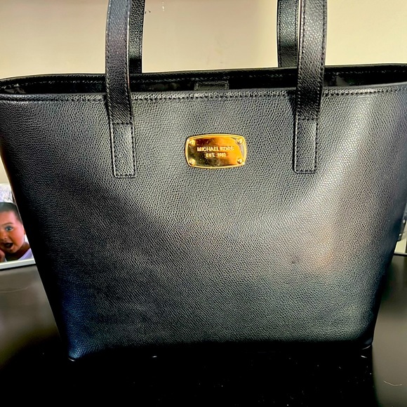 Michael Kors, Est. 1981 tote. - Picture 1 of 5